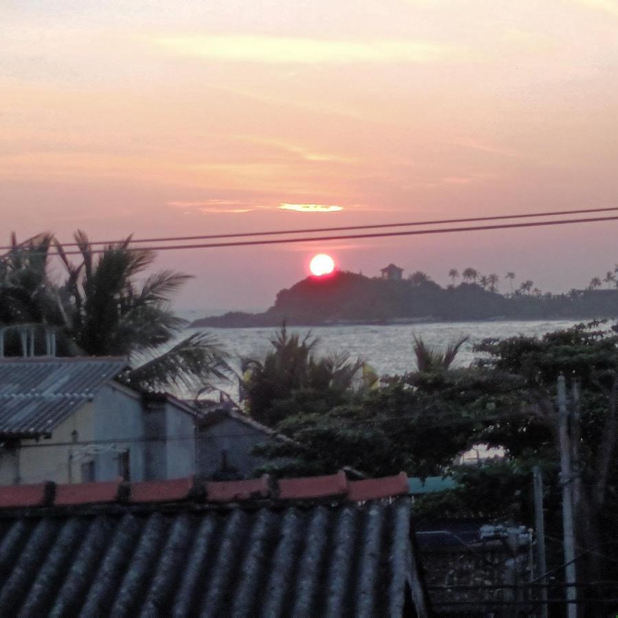 Blue Eyes Inn Unawatuna Ngoại thất bức ảnh