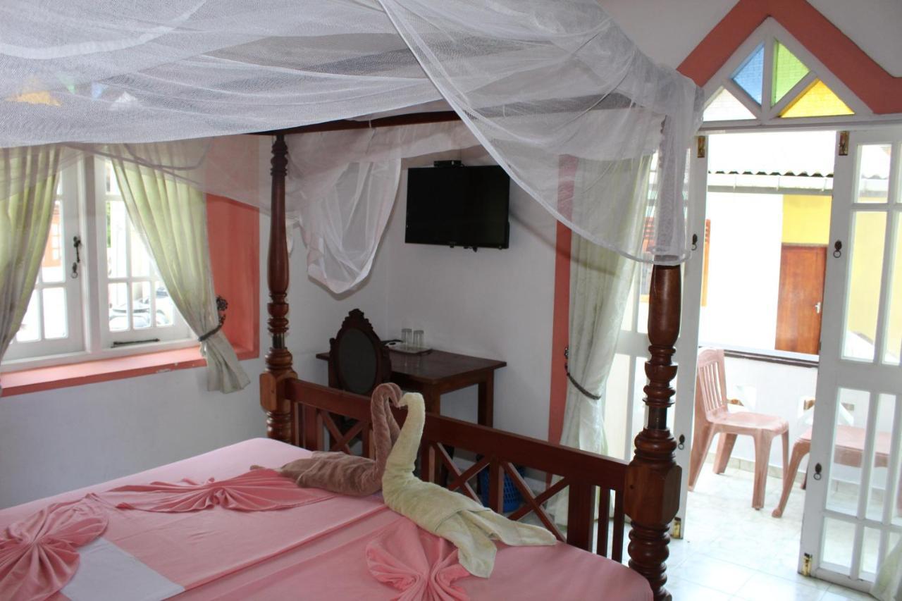 Blue Eyes Inn Unawatuna Ngoại thất bức ảnh