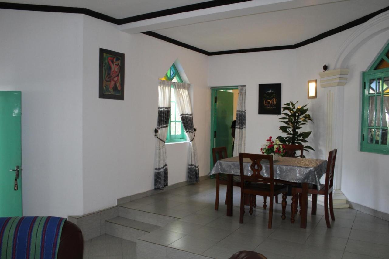 Blue Eyes Inn Unawatuna Ngoại thất bức ảnh