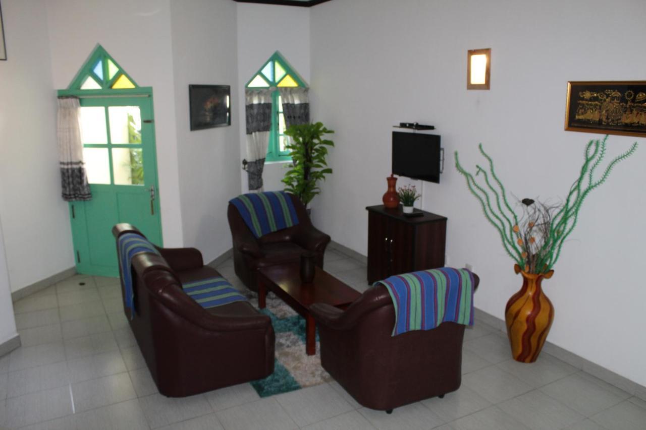 Blue Eyes Inn Unawatuna Ngoại thất bức ảnh