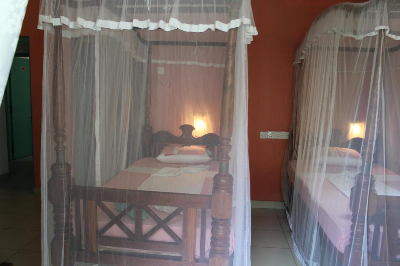 Blue Eyes Inn Unawatuna Ngoại thất bức ảnh