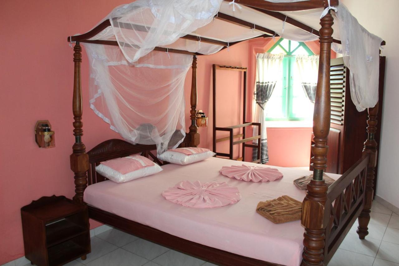 Blue Eyes Inn Unawatuna Ngoại thất bức ảnh