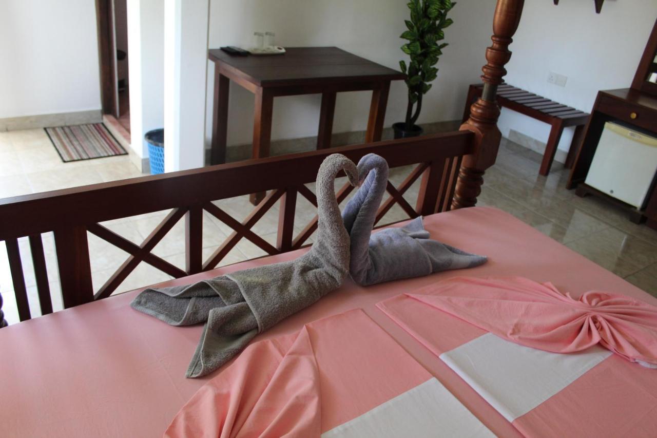 Blue Eyes Inn Unawatuna Ngoại thất bức ảnh