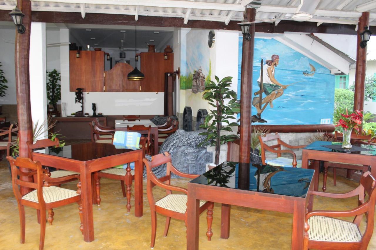 Blue Eyes Inn Unawatuna Ngoại thất bức ảnh