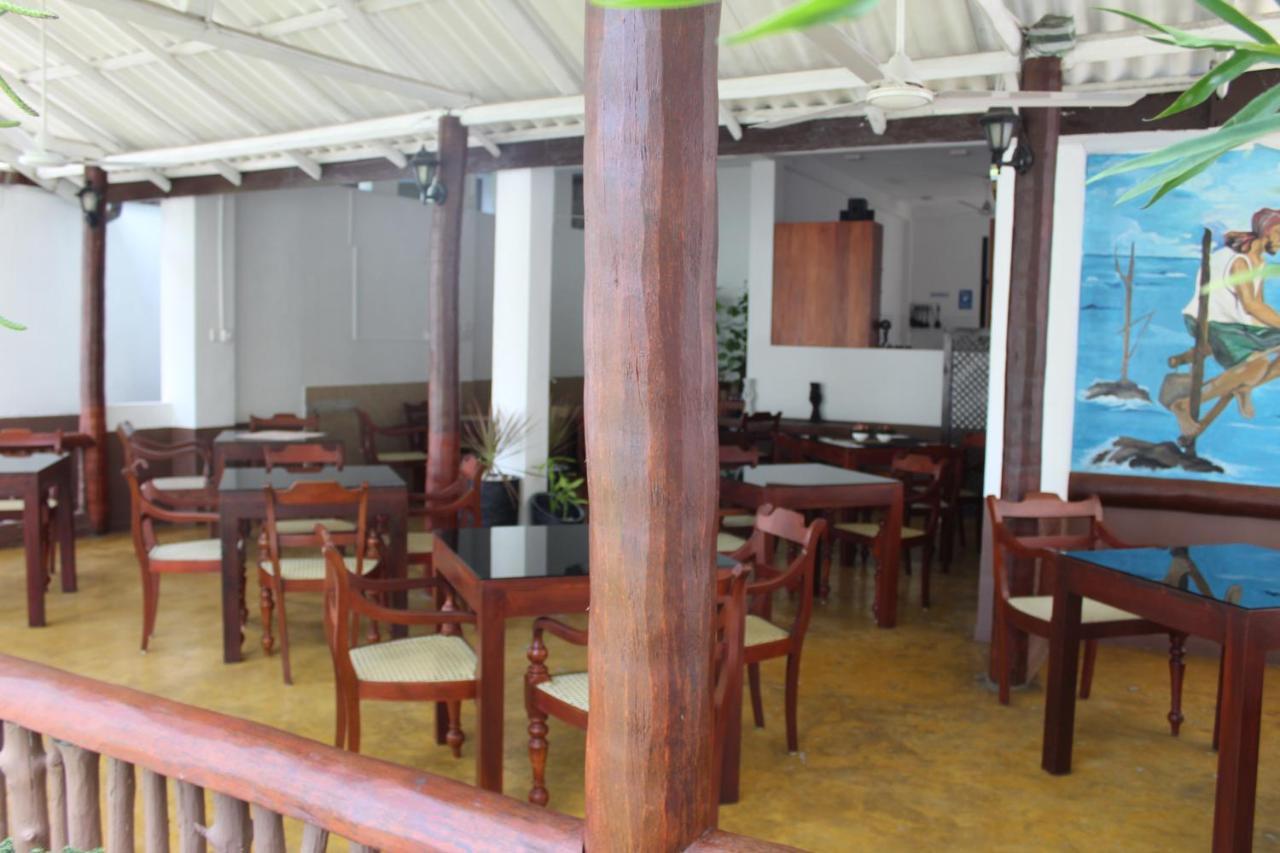 Blue Eyes Inn Unawatuna Ngoại thất bức ảnh