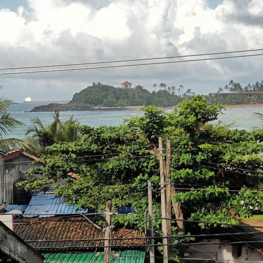 Blue Eyes Inn Unawatuna Ngoại thất bức ảnh