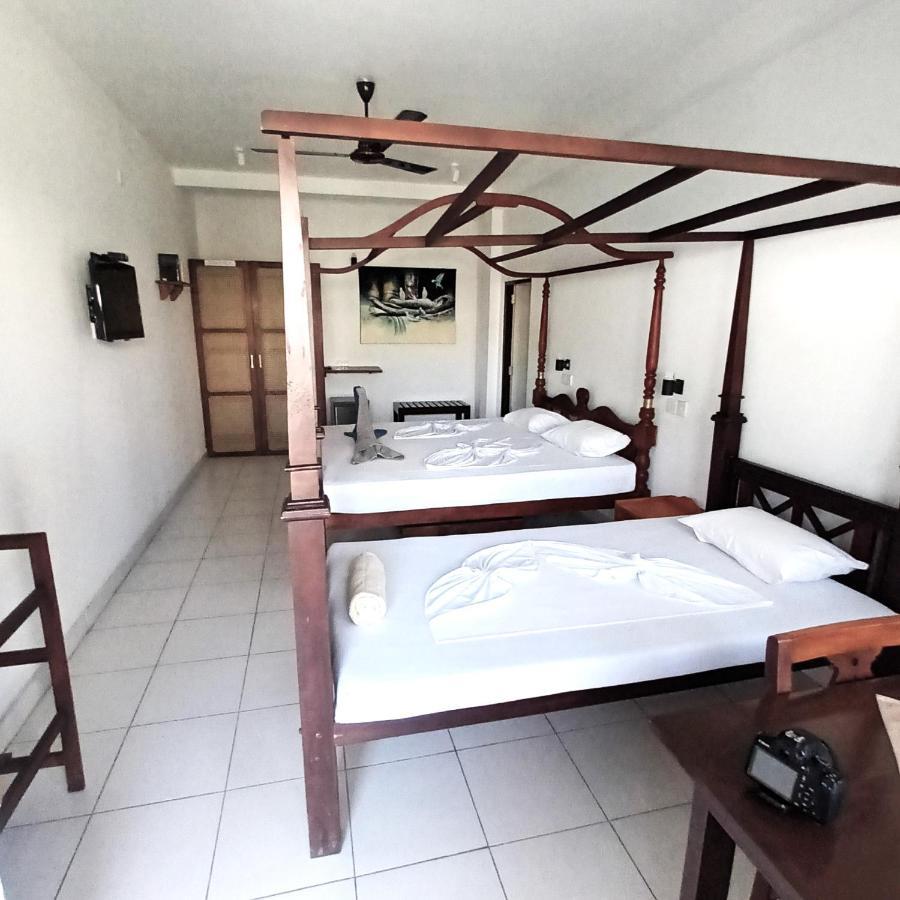 Blue Eyes Inn Unawatuna Ngoại thất bức ảnh