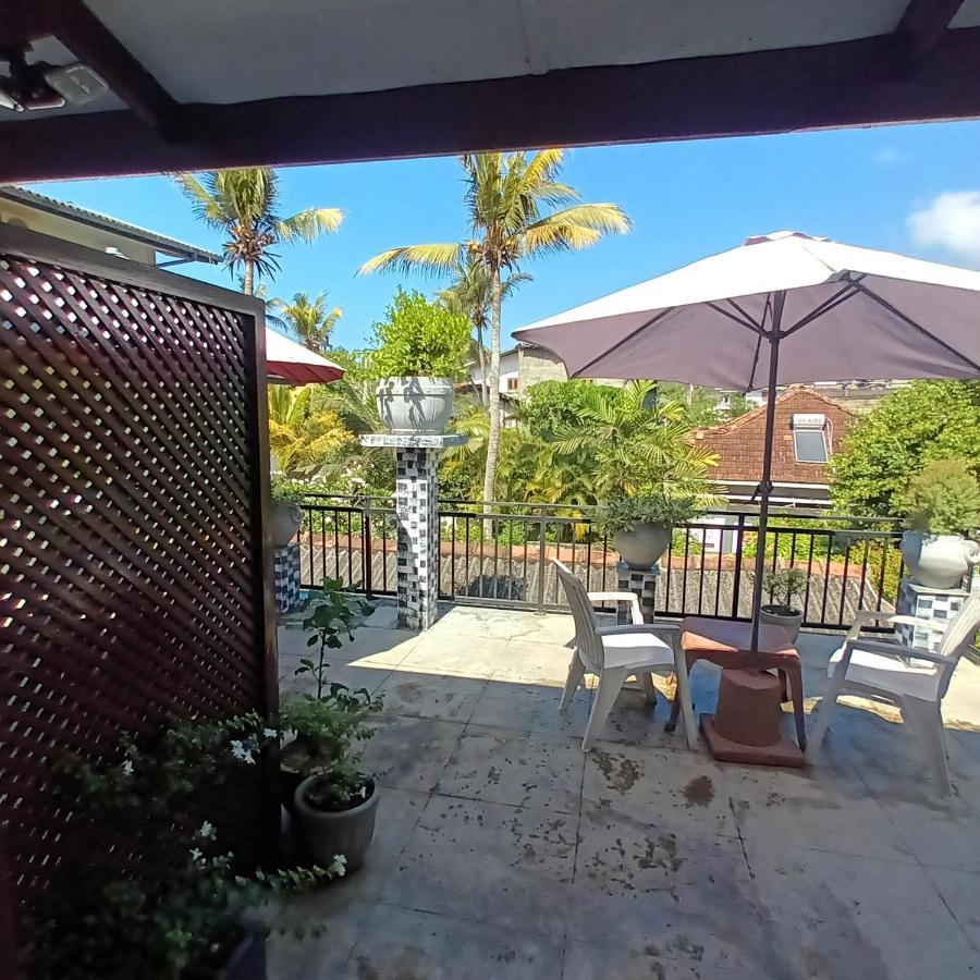 Blue Eyes Inn Unawatuna Ngoại thất bức ảnh