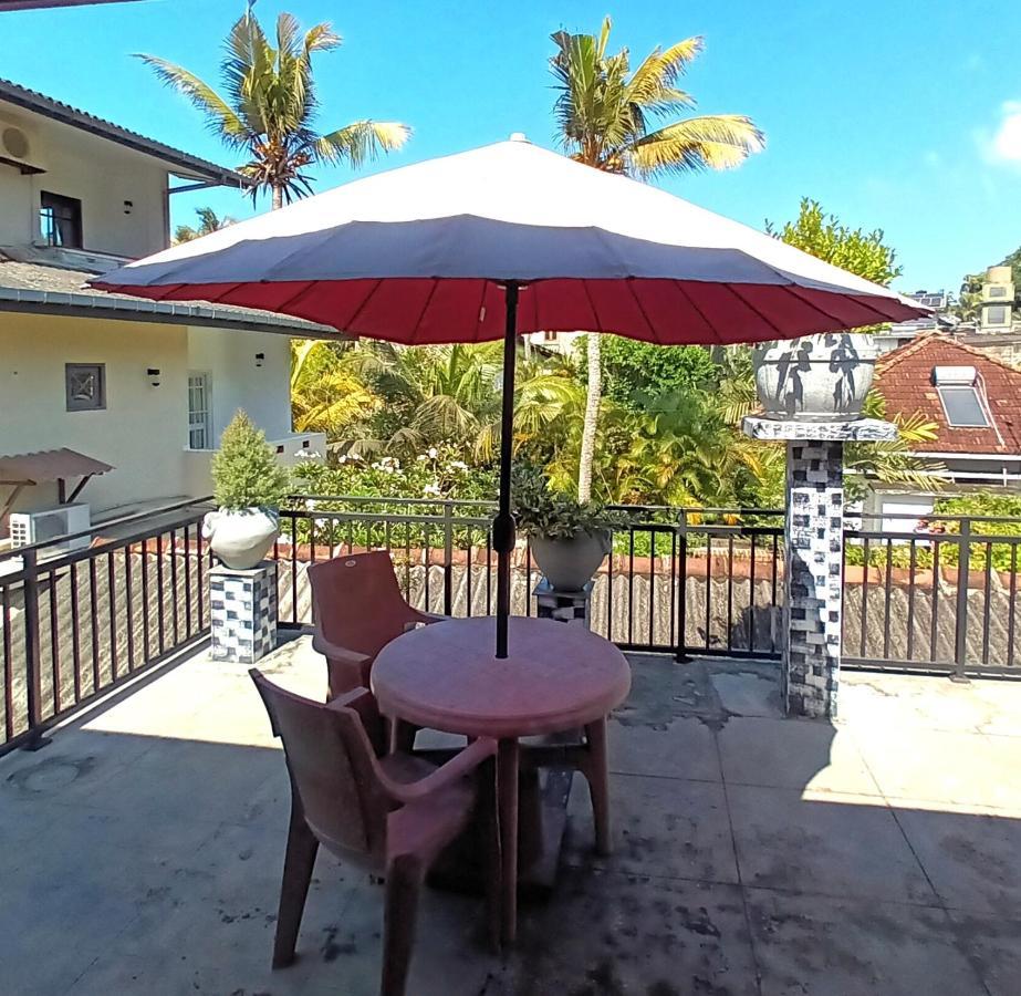 Blue Eyes Inn Unawatuna Ngoại thất bức ảnh