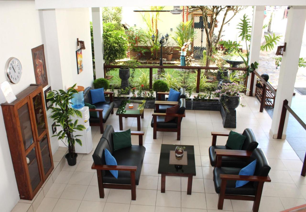 Blue Eyes Inn Unawatuna Ngoại thất bức ảnh