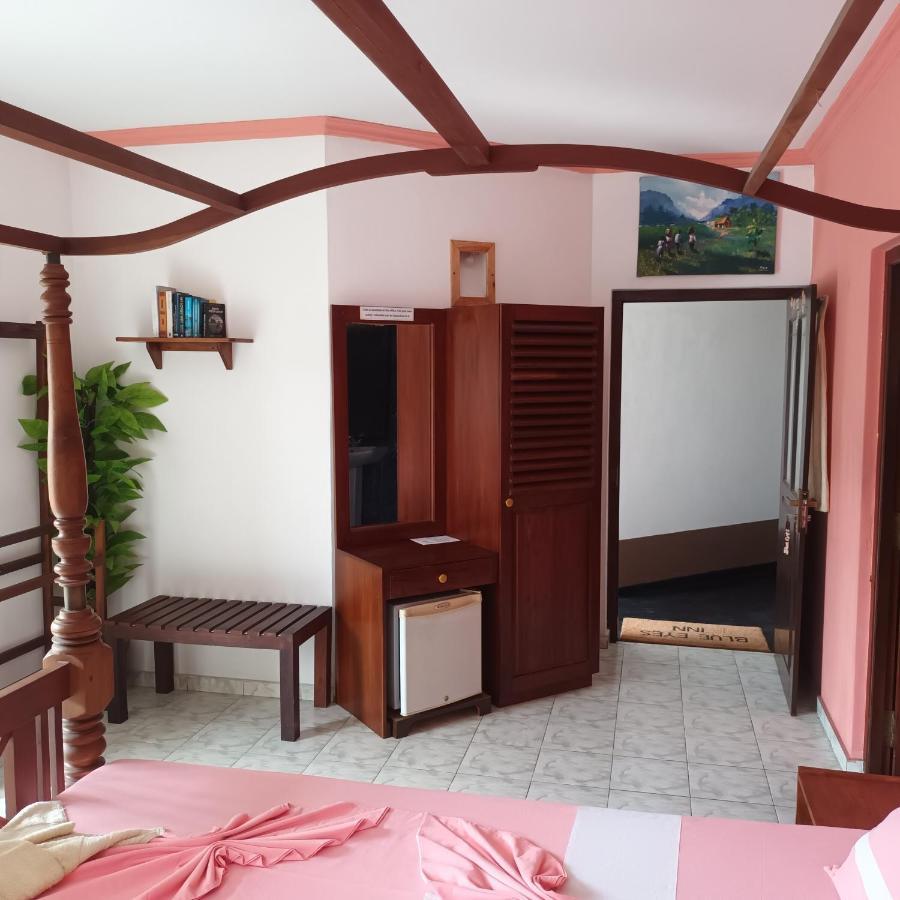 Blue Eyes Inn Unawatuna Ngoại thất bức ảnh