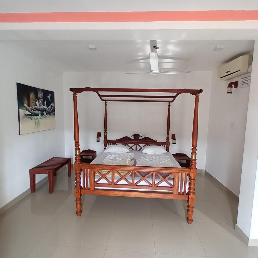 Blue Eyes Inn Unawatuna Ngoại thất bức ảnh