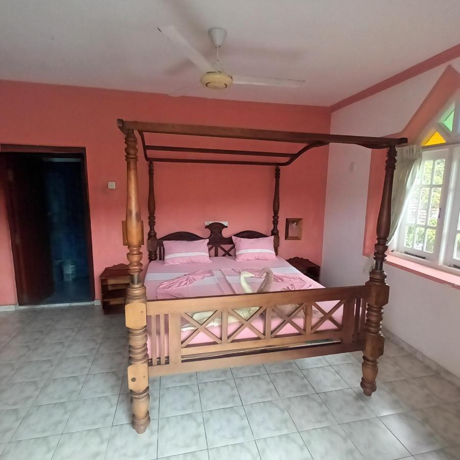 Blue Eyes Inn Unawatuna Ngoại thất bức ảnh