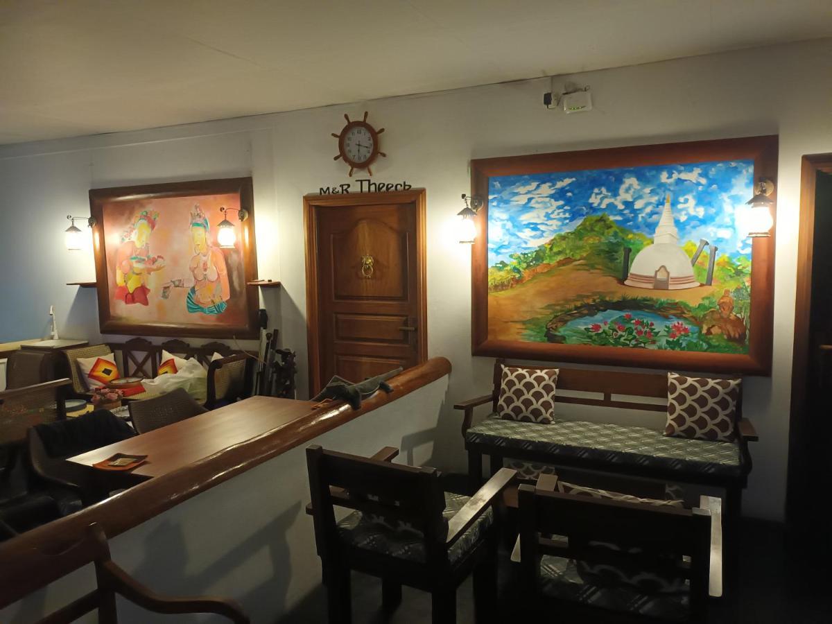 Blue Eyes Inn Unawatuna Ngoại thất bức ảnh